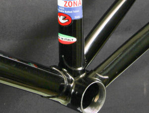 Custom bicycle frame painting: Metallic Black
