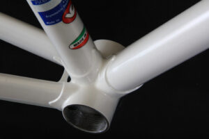Custom bicycle frame painting: Pearl White